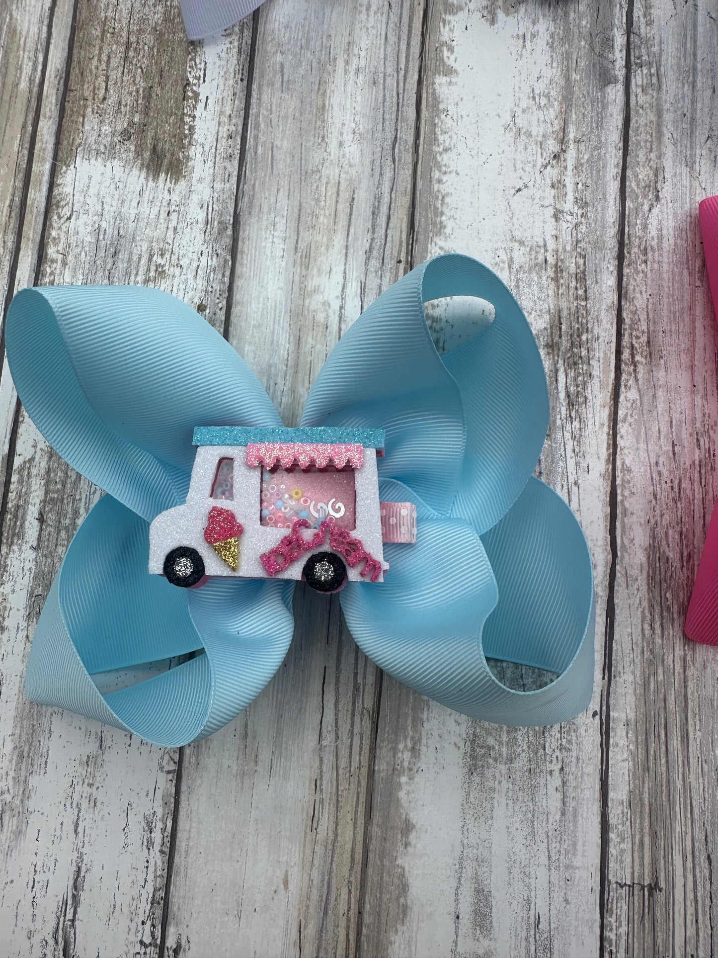 RTS - 6 Inch Bow and Shaker
